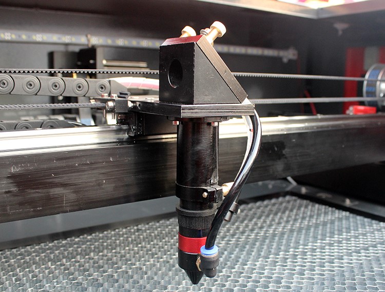 Лазерный станок CO2 c ЧПУ 600х400мм 80Вт/Ruida/medium